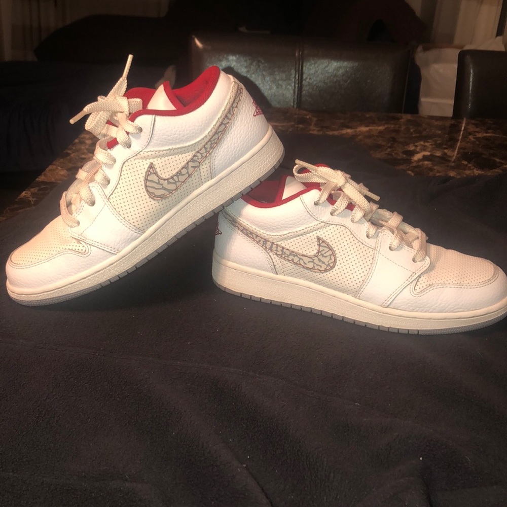 Low top Jordan 1s red/white/gray